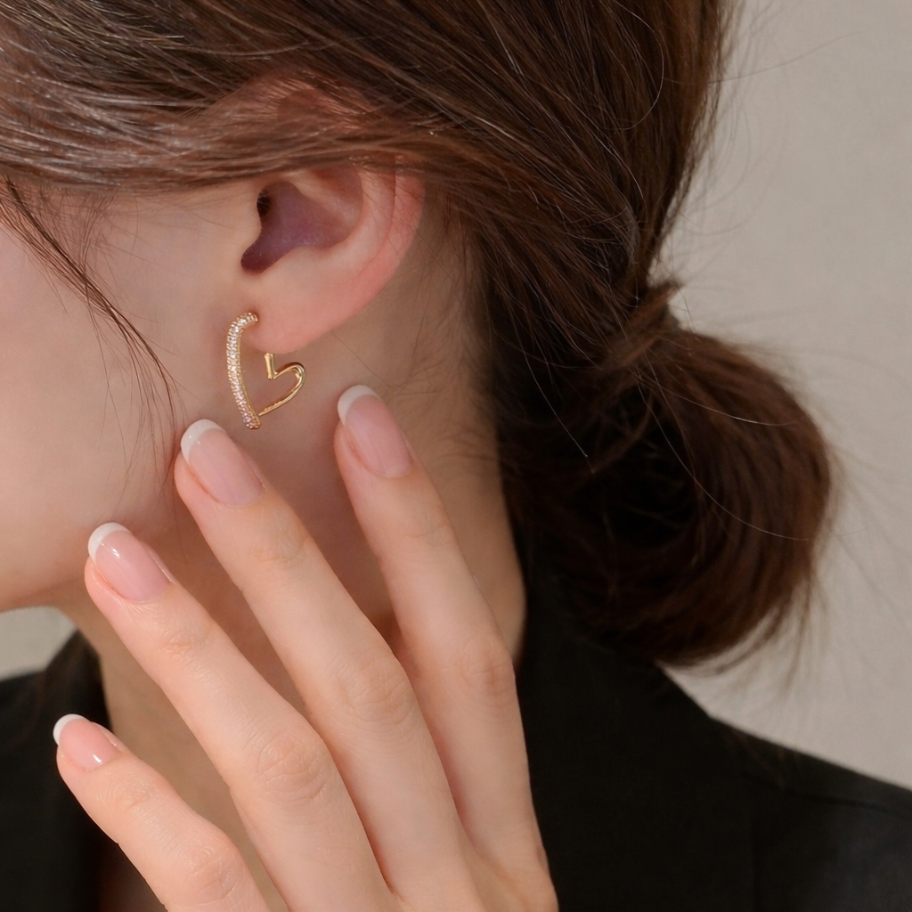 Heart Curve Stud Earrings