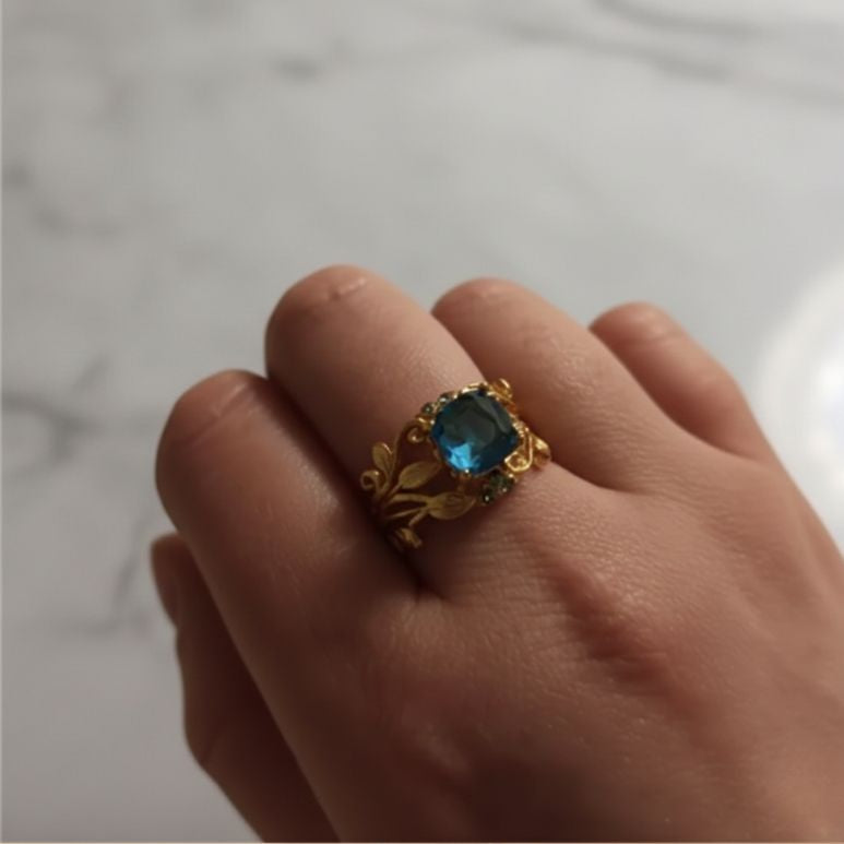 Golden Green Leaf Ring