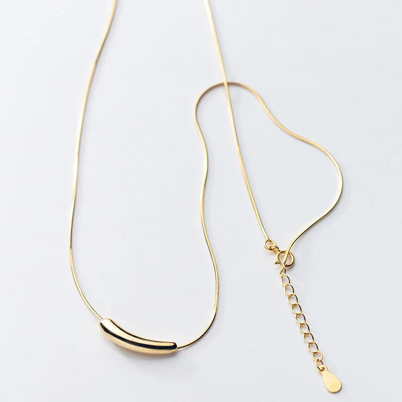 Necklace Sleek Curve
