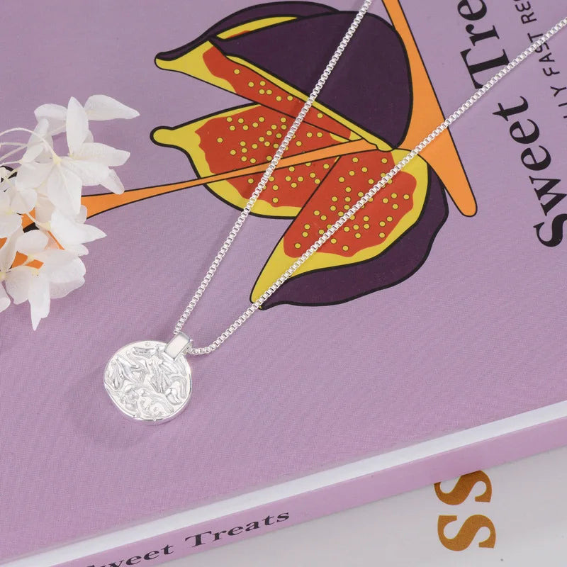 Necklace Elegant Round Silver