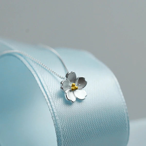 Necklace Delicate Flower Silver