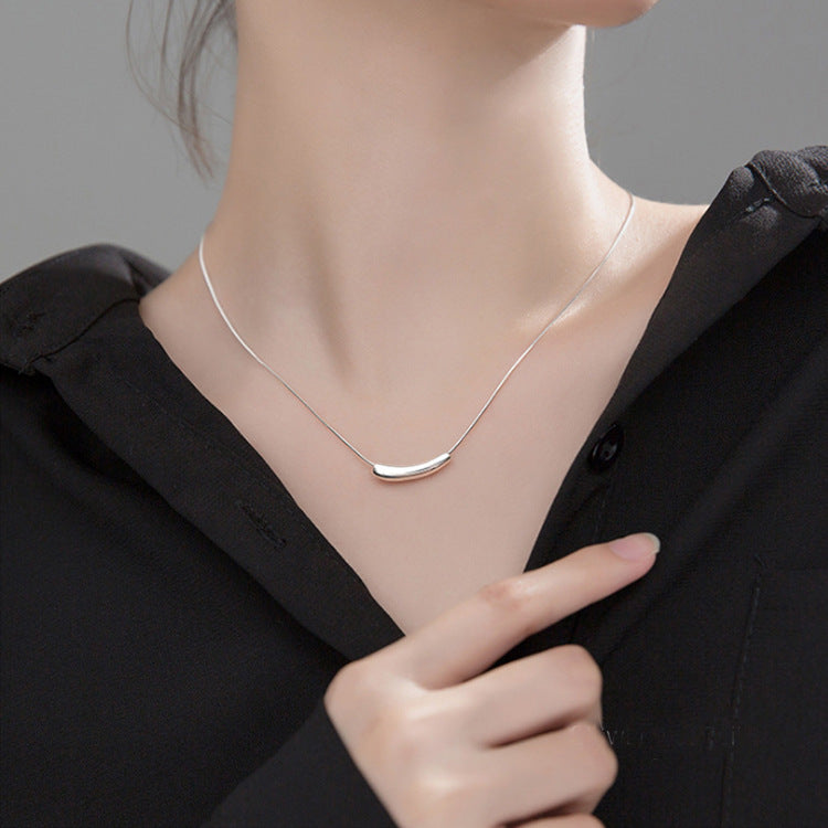Necklace Sleek Curve