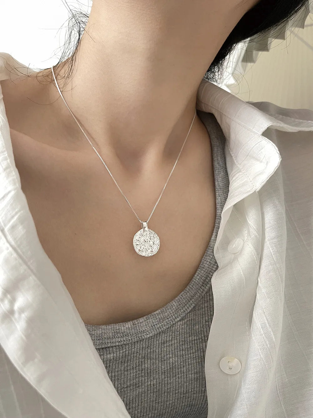 Necklace Elegant Round Silver