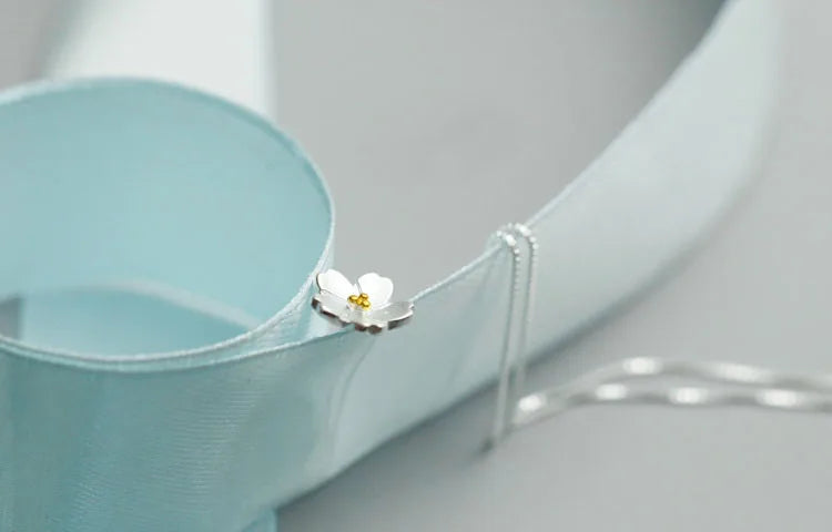 Necklace Delicate Flower Silver
