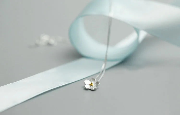 Necklace Delicate Flower Silver