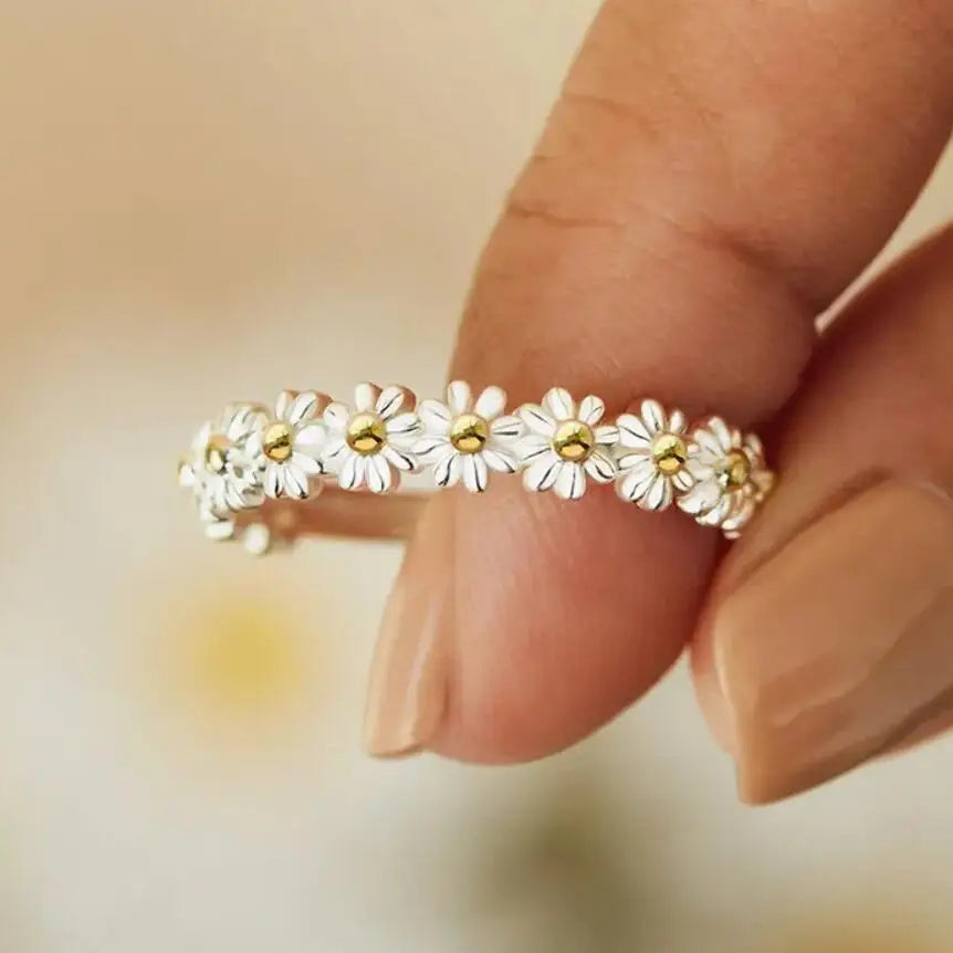 Silver Daisy Adjustable Ring