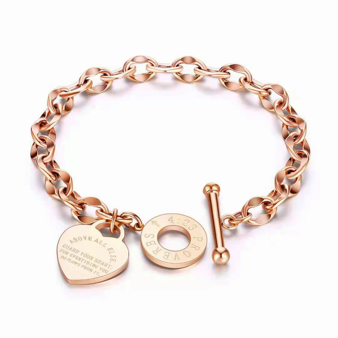 Heart Link Bracelet Elegant Gold