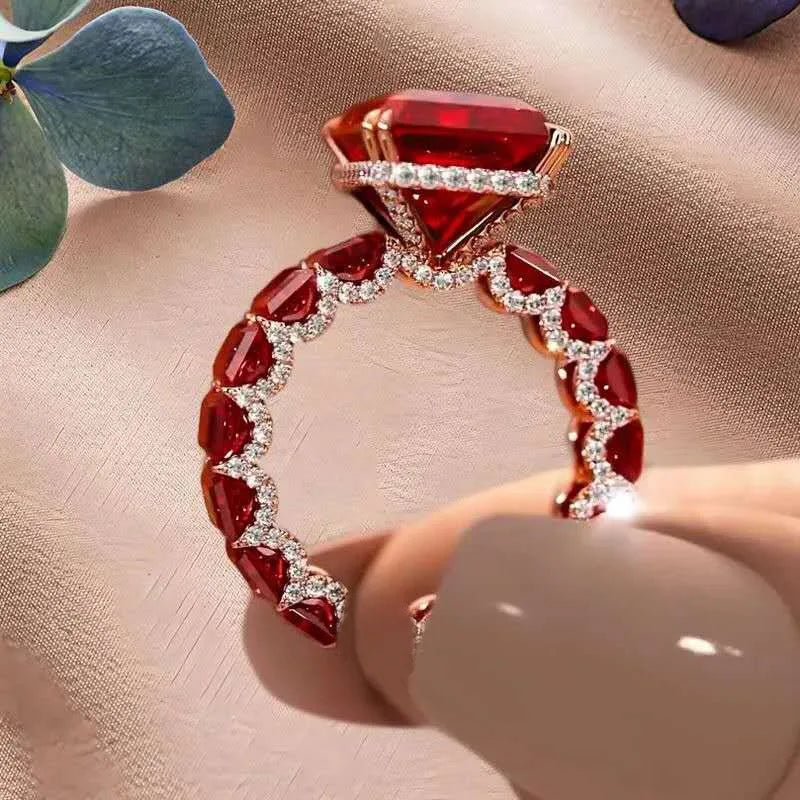 Ring – Gold Ruby Glow