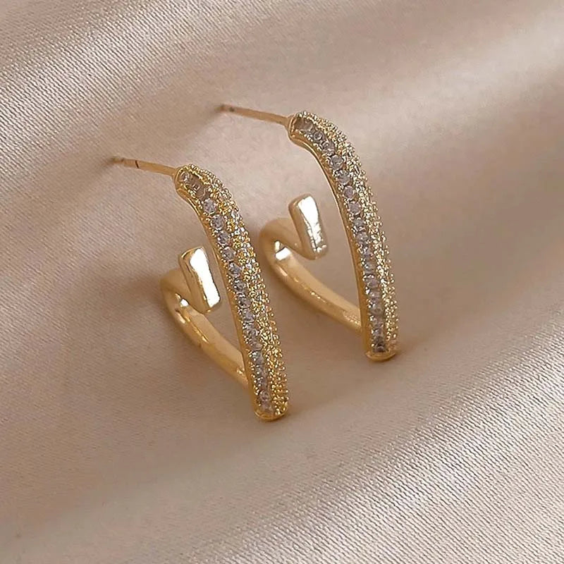 Heart Curve Stud Earrings