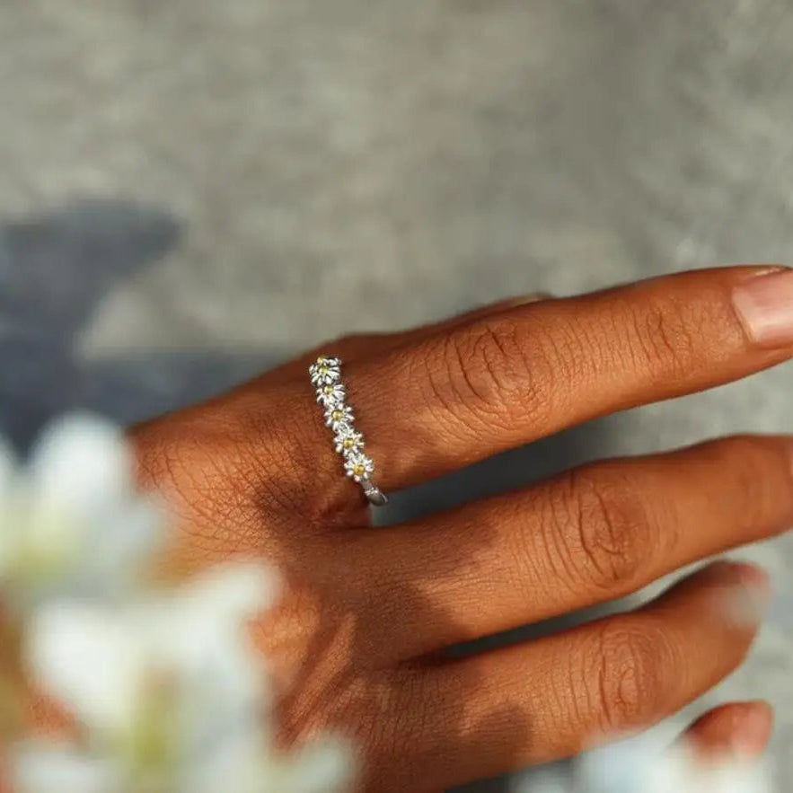 Silver Daisy Adjustable Ring