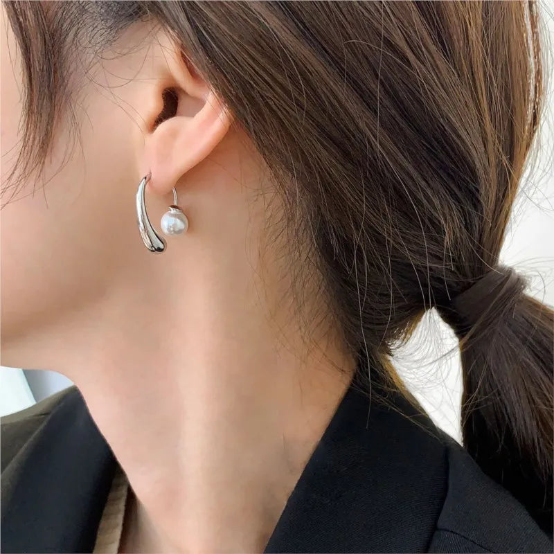 Classic Pearl Earrings