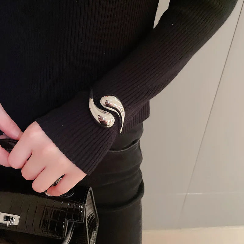 Golden Minimalist Waterdrop Bangle