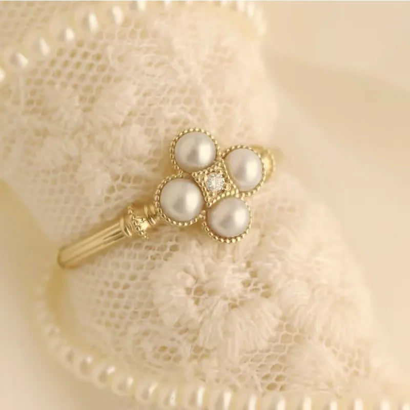 Clover Pearl Golden Ring
