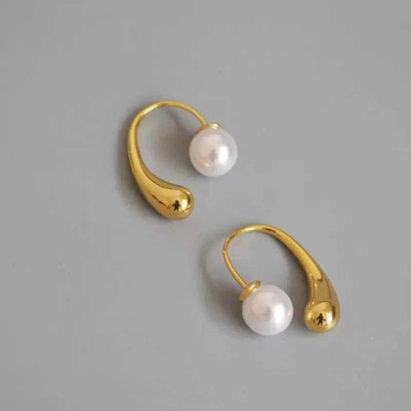Classic Pearl Earrings