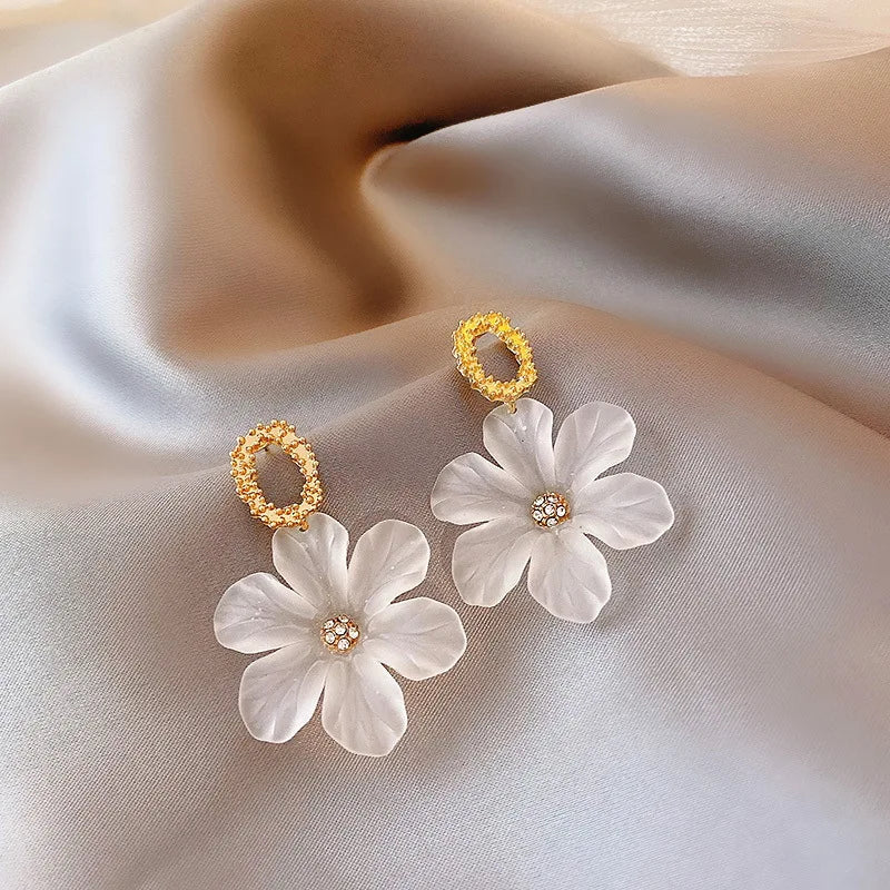 Elegant White Floral Drop Earrings