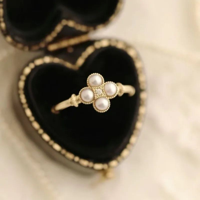 Clover Pearl Golden Ring