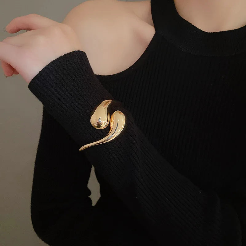 Golden Minimalist Waterdrop Bangle