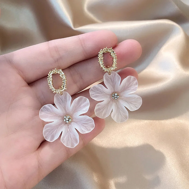 Elegant White Floral Drop Earrings